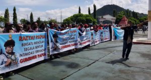 Demonstration #SaveLE: Papuan People ask KPK to stop intimidating Papuan Governor