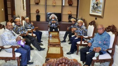 Jokowi meets MRP and MRPB, promises to respect Constitutional Court’s decision