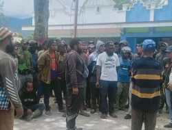 Dozens of residents of Upper Wouma and Lower Wouma blocked road access