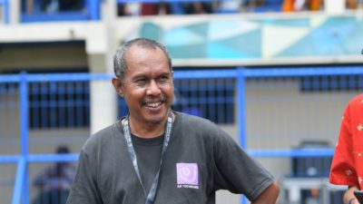 Papuan journalist Victor Mambor wins “Oktovianus Pogau” journalism award