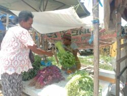 Local Papuan traders demand enforcement of regulations to protect their market interests