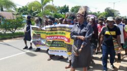 Papuan mama protest for representative market in Merauke